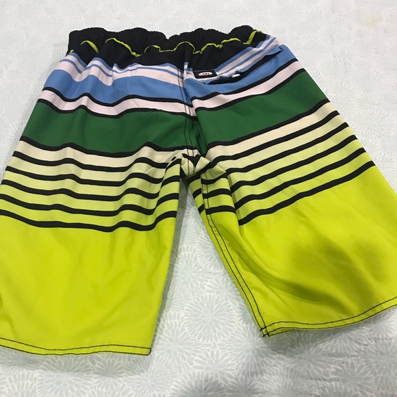 ⚡️5/$20!!⚡️ Men’s striped swim trunks Sz 28 - Picture 2 of 4